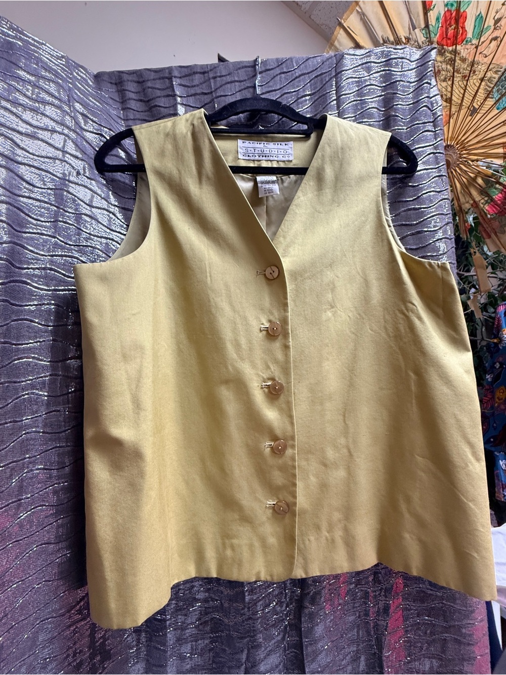 VTG Pacific Silk Studio Clothing Co 100% Silk Vest Medium Pale Yellow Tan